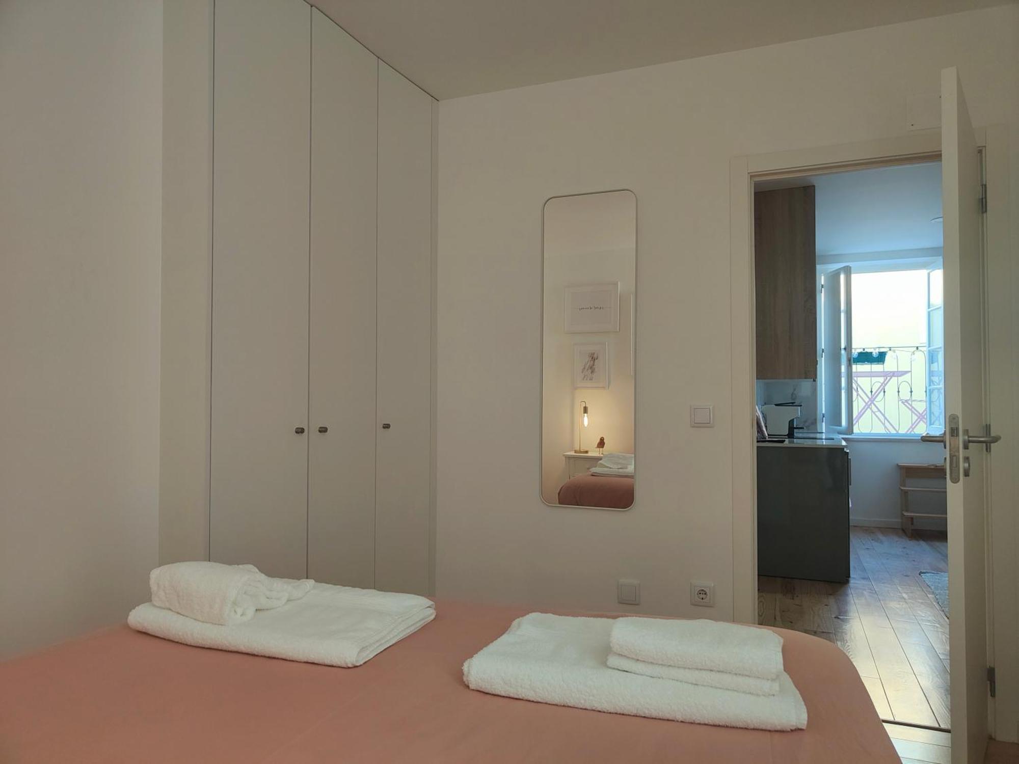 Ferienwohnung Rose Essence Aparment - Exceptional Balcony Coimbra Exterior foto